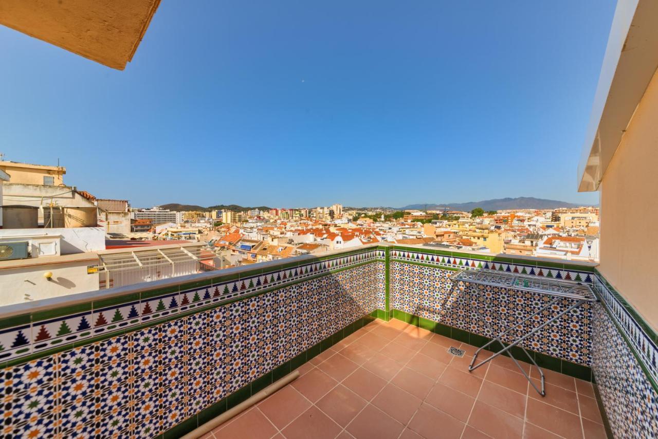 Holidays2Fuengirola Duplex With Stunning Sea View, Terraces,1St Line Beside Port Eksteriør billede