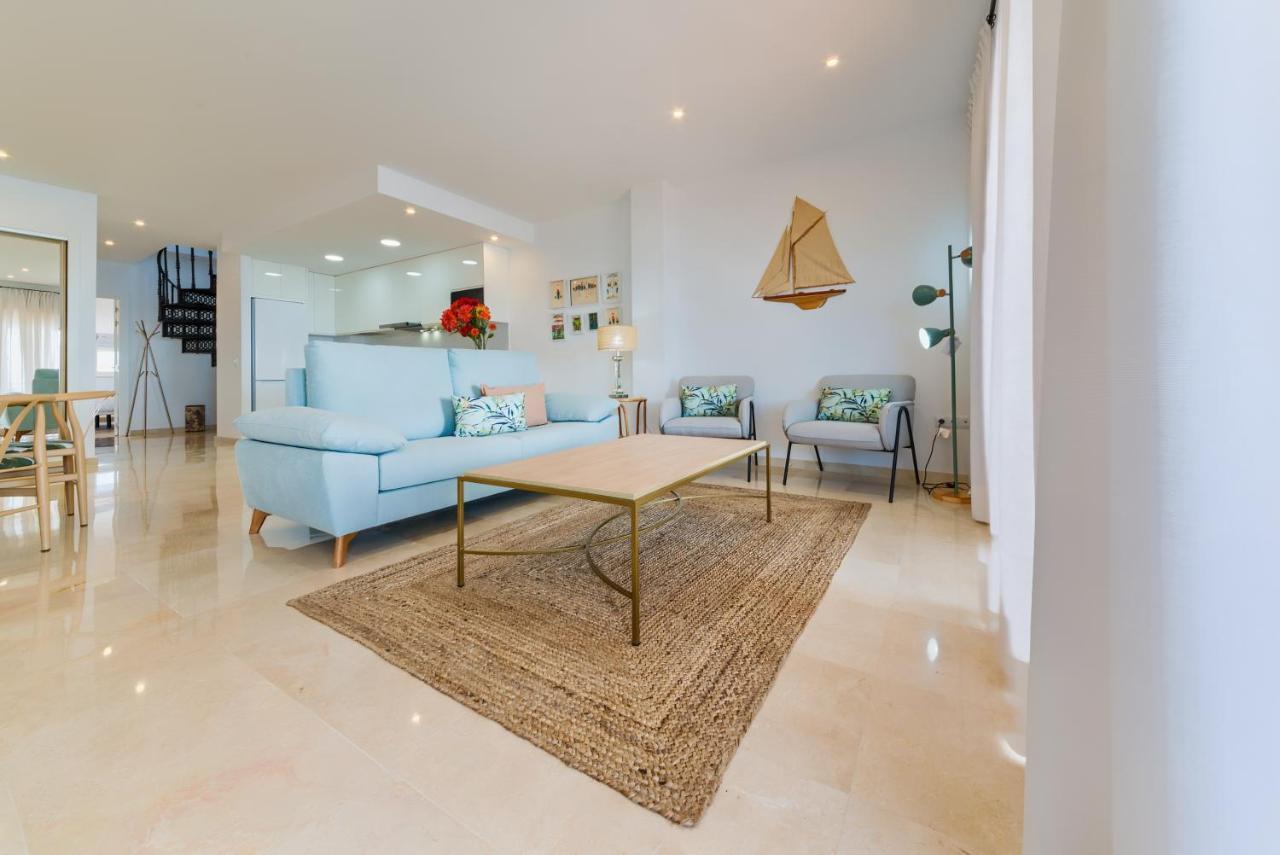 Holidays2Fuengirola Duplex With Stunning Sea View, Terraces,1St Line Beside Port Eksteriør billede