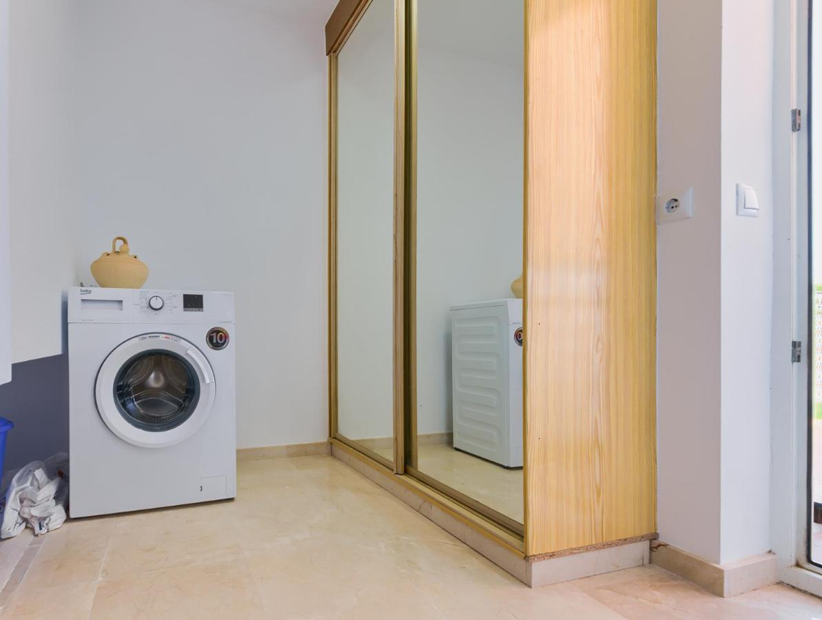 Holidays2Fuengirola Duplex With Stunning Sea View, Terraces,1St Line Beside Port Eksteriør billede