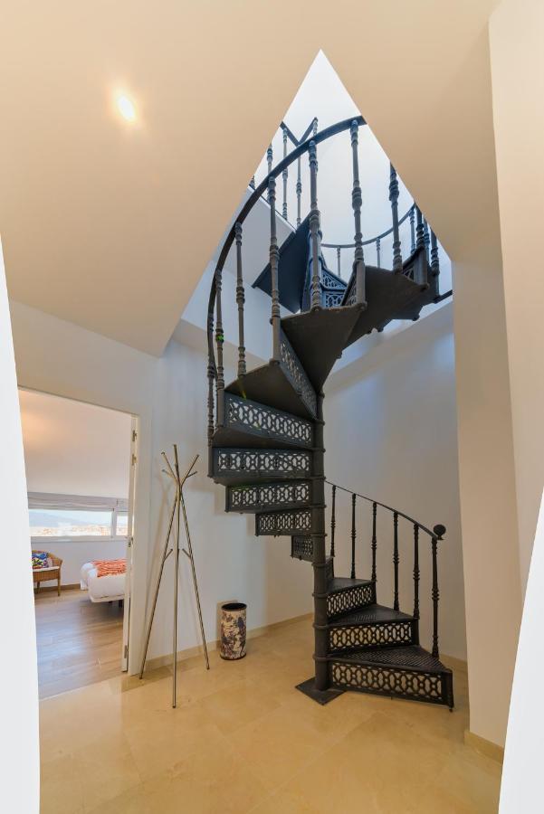 Holidays2Fuengirola Duplex With Stunning Sea View, Terraces,1St Line Beside Port Eksteriør billede